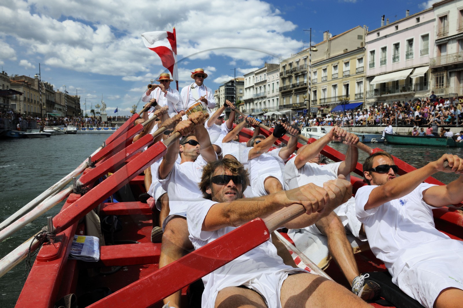 France, Hérault (34), Sète, canal Royal, fête de la Saint Louis, joutes sètoises, les rameurs