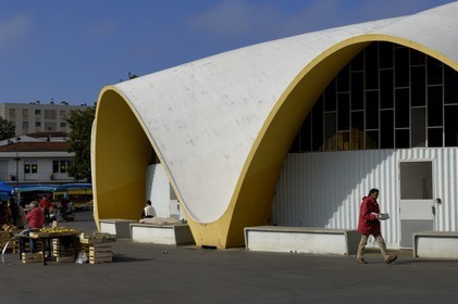 France, Charente-Maritime (17), Royan, le marché central