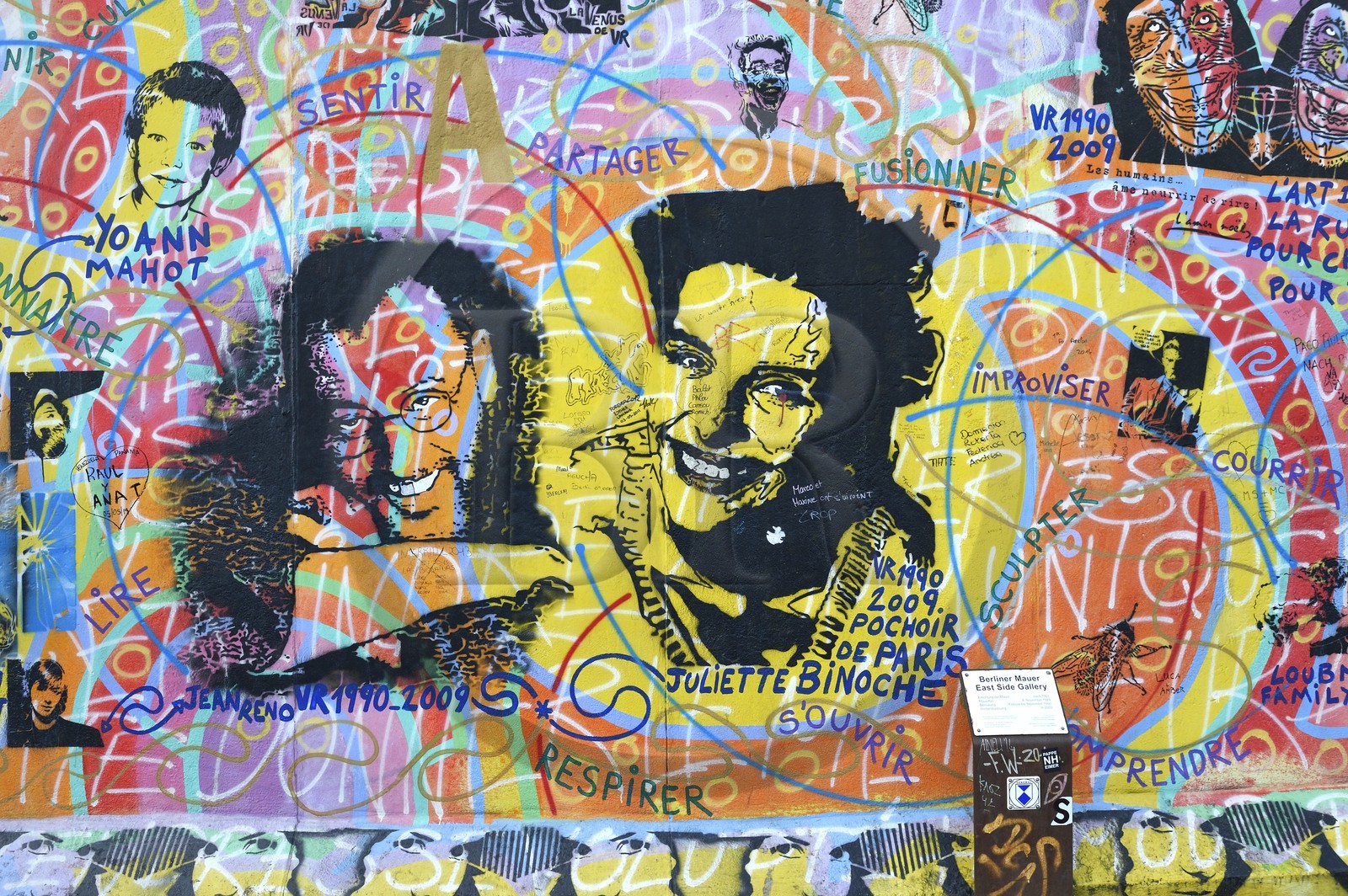 Allemagne, Berlin, Friedrichshain-Kreuzberg, East Side Gallery, le mur, oeuvre de l'artiste Hervé Morlay des années 1990 et rénovée en 2009