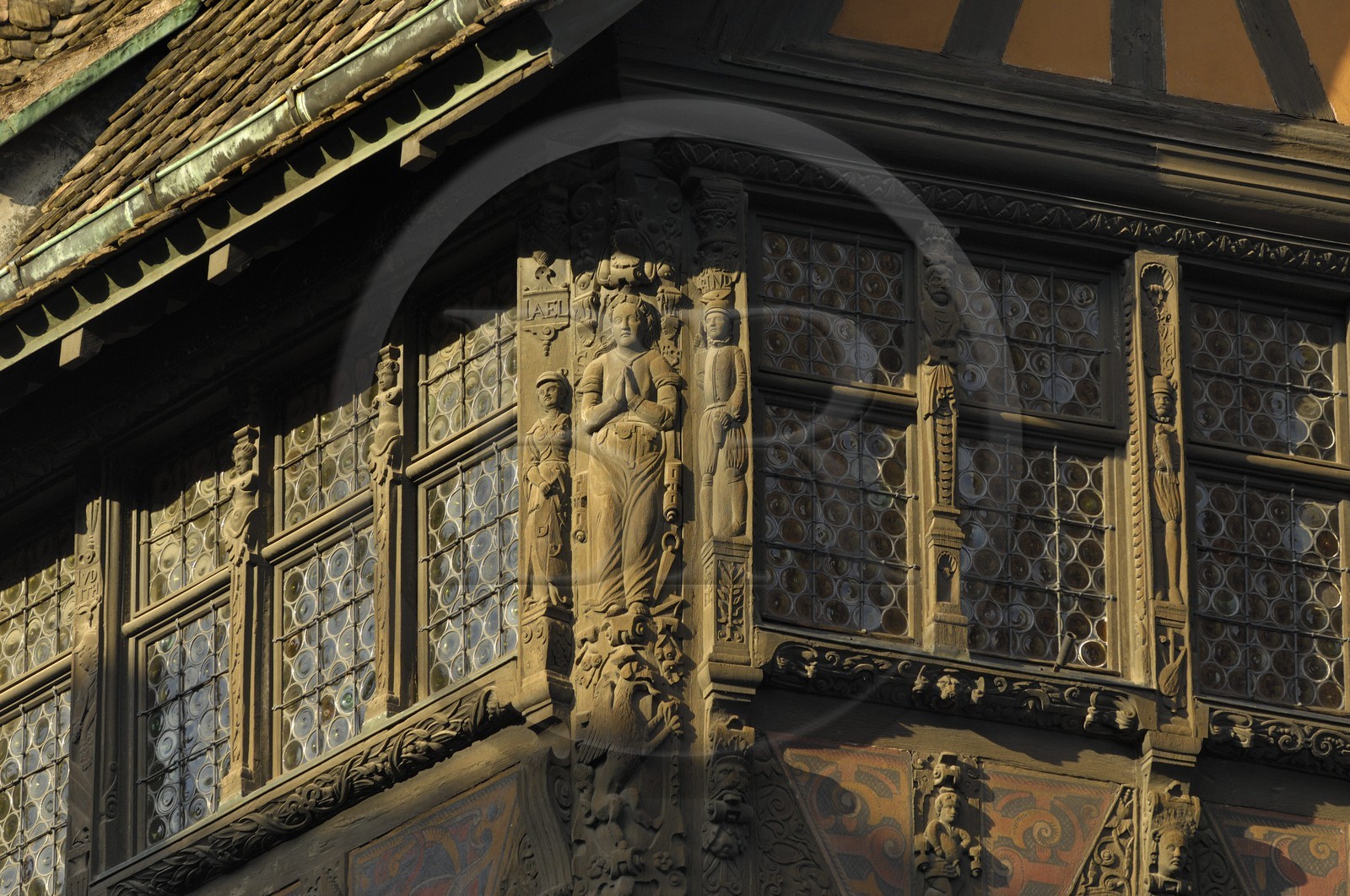 France, Bas Rhin (67), Strasbourg, la maison Kammerzel (restaurant), détail de la façade du 16ème siècle