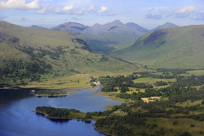 Royaume-Uni, Ecosse, Highland, Loch Linnhe et la vallée du Glen Scaddle (vue aérienne)