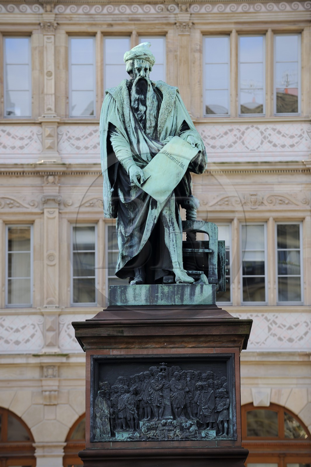 France, Bas-Rhin (67), Strasbourg, place Gutenberg, la statue de Gutenberg érigée par le sculpteur David d’Angers