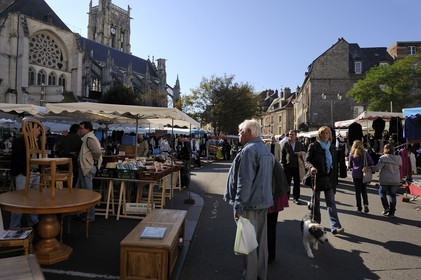 France, Seine-Maritime, Dieppe, market on the place National and Saint-Jacques church in the background