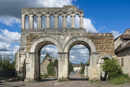 France, Saône-et-Loire (71), Autun, la porte d'Arroux d'époque gallo-romaine