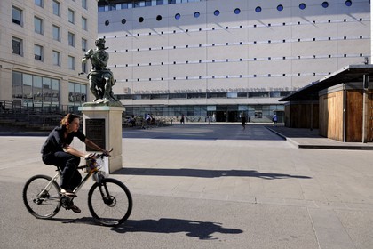 France, Hérault (34), Montpellier, quartier Antigone de l'architecte Ricardo Bofill, Médiathèque centrale d'Agglomération Emile Zola