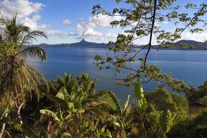 France, Ile de Mayotte, Grande-Terre, Sada, la baie de Bouéni et le Mont Choungui en arrière plan