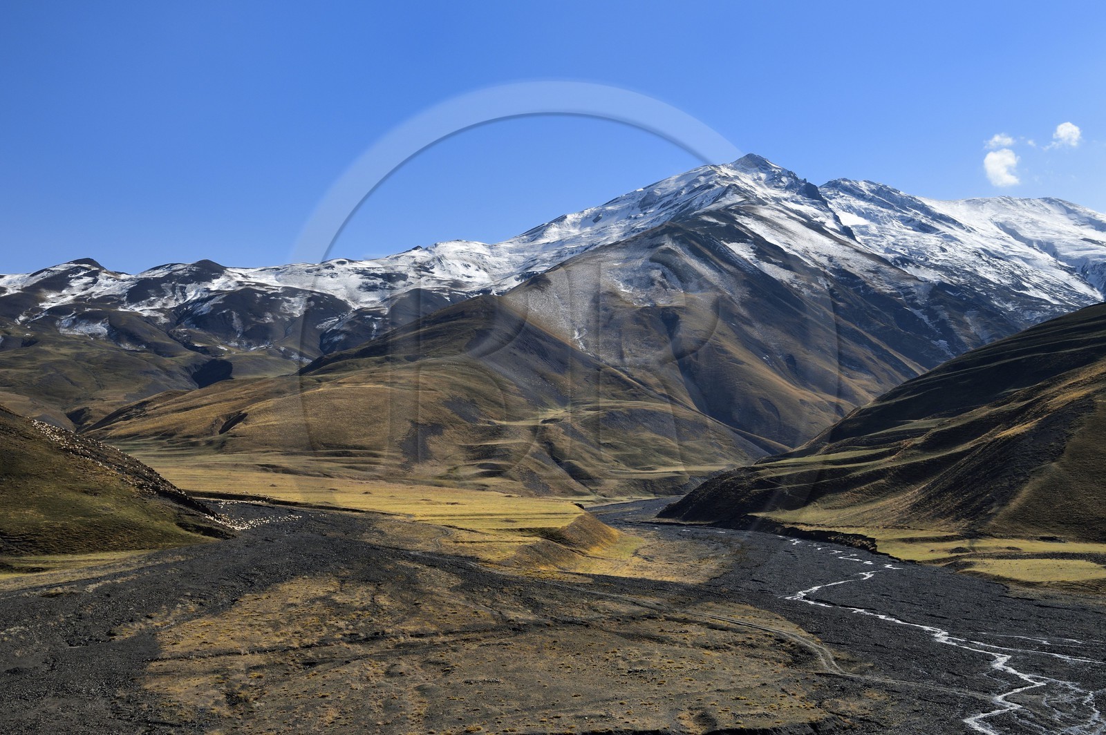 Azerbaïdjan, région de Quba (Guba), chaine de montagne du Grand Caucase, la vallée de la route Xinaliq Yolu vers Khinalug (Xinaliq)