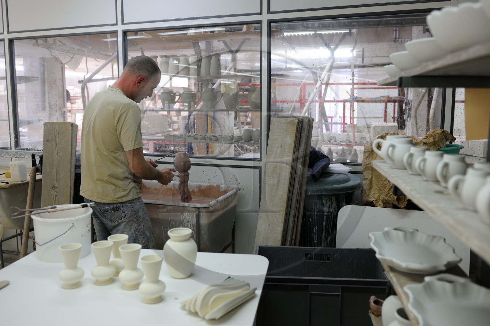 France, Finistère (29), Quimper, la faïencerie HB Henriot