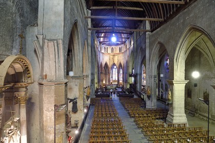 France, Allier (03), former province of Bourbonnais, Saint Pourçain sur Sioule, Sainte-Croix (Holy Cross) church