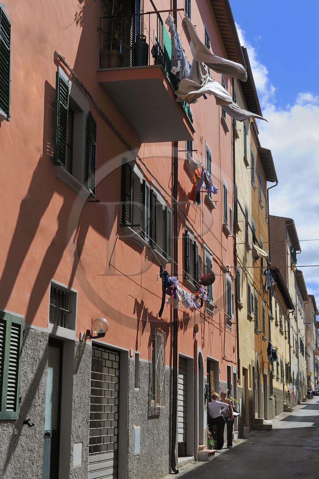 Italie, Toscane, l’Ile d’Elbe, Portoferraio, une rue de la vieille ville