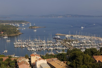 France, Var (83), Iles d'Hyères, parc national de Port-Cros, île de Porquerolles, le village