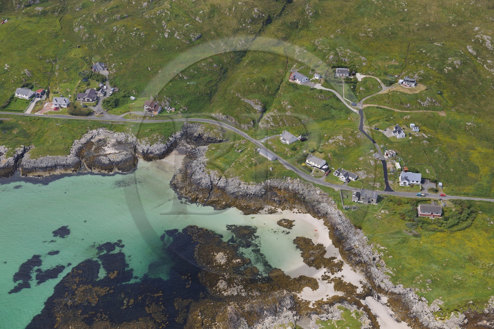 Royaume-Uni, Ecosse, Hébrides extérieures, Ile de Barra, la côte Est à Ersary (vue aérienne)
