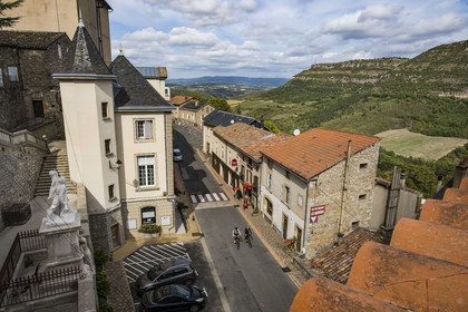 France, Aveyron (12), parc naturel régional des Grands-Causses, Roquefort-sur-Soulzon, cyclistes effectuant l'itinéraire cyclo touristique Brebis'Cyclette en Pays de Roquefort