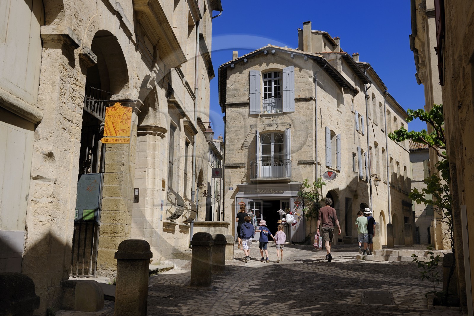 France, Gard (30), Uzès, rue de Port Royal