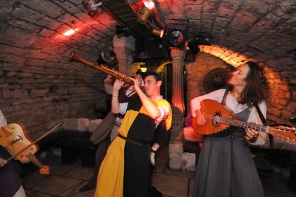 France, Paris, the Saint-Sabin cellars, medieval tavern, La Carite de Guingamor, music band of medieval and Renaissance music to dance