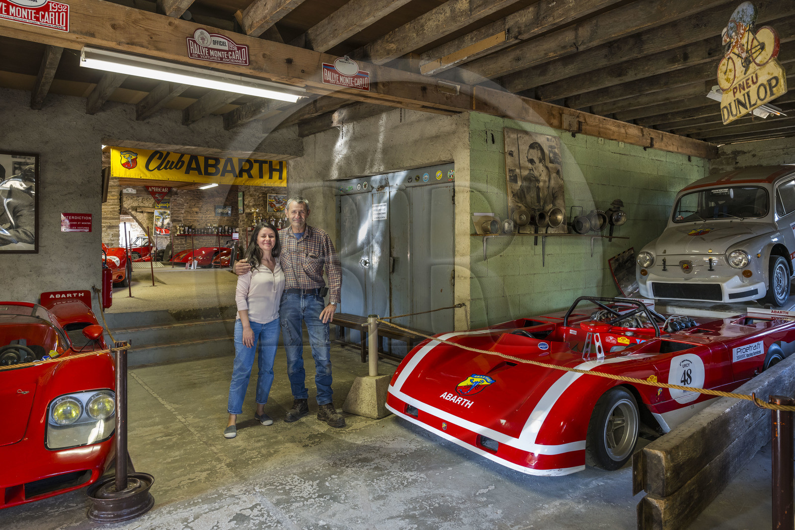 France, Côte-d'Or (21), Côte de Beaune, Savigny-les-Beaune, le chateau avec les musées et collections avions de chasse, voitures de course Abarth, motos, tracteurs enjambeurs, maquettes, camions de pompiers, Christophe Pont et sa fille Marie qui gèrent le domaine et les musées