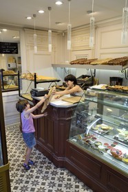 France, Rhône (69), Lyon, la boulangerie Saint-Vincent sur le quai Saint-Vincent