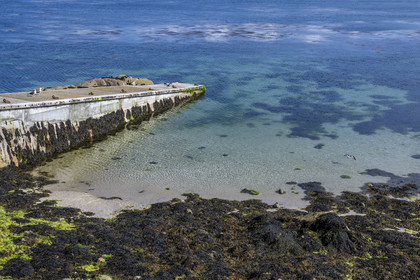 France, Finistère (29), Pays des Abers, jetée de l'Ile Vierge dans l'archipel de Lilia