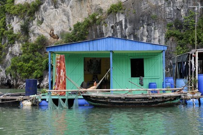 Vietnam, Quang Ninh Province, Halong Bay, listed as World Heritage by UNESCO, fishing floating village of Vong Vieng