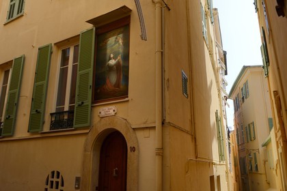 Principauté de Monaco, Monaco, la vieille ville sur le Rocher, portrait de Sainte Devote rue Emile de Lothe
