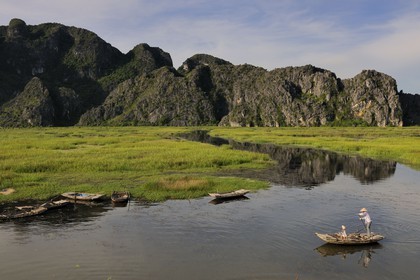 Vietnam, Ninh Binh province nicknamed Inland Halong Bay, Van Long Nature Reserve