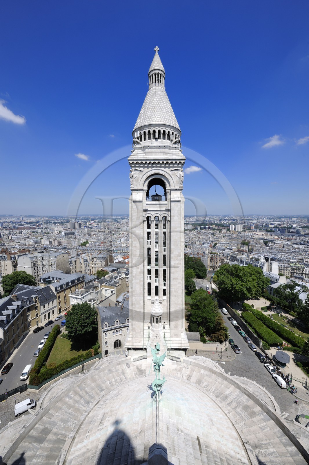 France, Paris (75), Montmartre, le clocher de la basilique du Sacré-Cœur de l'architecte Paul Abadie achevée en 1914