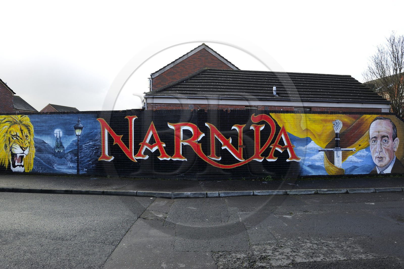 Royaume-Uni, Irlande du Nord, Belfast Est, Pansy Street, fresque murale en hommage à C.S. Lewis auteur du roman Narnia né dans ce quartier