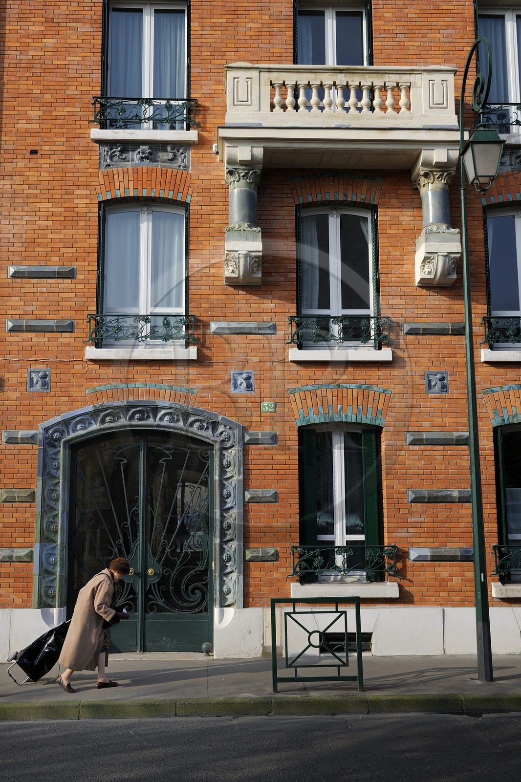 France, Val-de-Marne (94), Vincennes, immeuble art nouveau au 32 avenue du Général de Gaulle