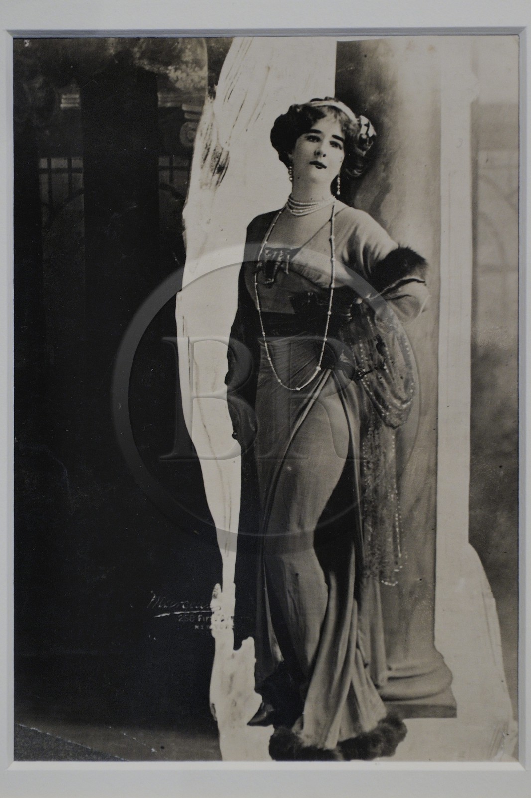 Royaume-Uni, Irlande du Nord, Cultra près de Belfast, Ulster Folk and Transport Museum, photo de la passagère de première classe du RMS Titanic Lady Buff Gordon, une des douze survivante occupant un canot prévu pour quarante personnes