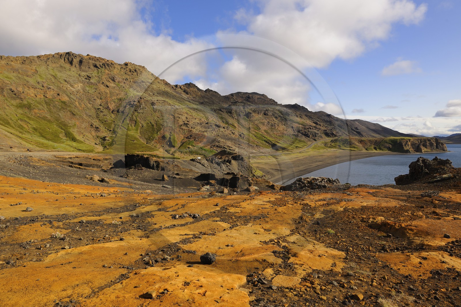 Islande, Région de Reykjavik, vallée de Krisuvik, le lac Kleifarvatn