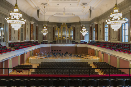 Suisse, Bâle, la salle de concert Stadtcasino Basel restructuré par les architectes Herzog et de Meuron, la scène
