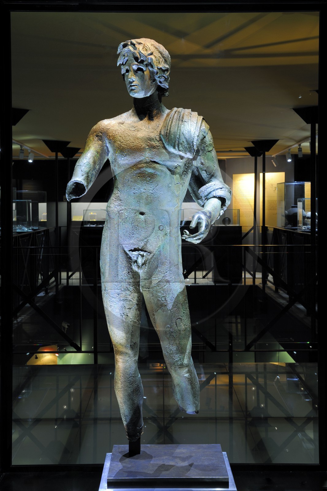 France, Hérault (34), le Cap d’Agde, le musée de l’Éphèbe est consacré à l’archéologie sous-marine et subaquatique, l' Éphèbe d'Agde, un prestigieux bronze grec découvert dans le lit de l'Hérault en 1964, daté du IVe siècle avant notre ère