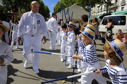 France, Hérault (34), Sète, fête de la Saint Louis, défilé des jouteurs, la relève est prête