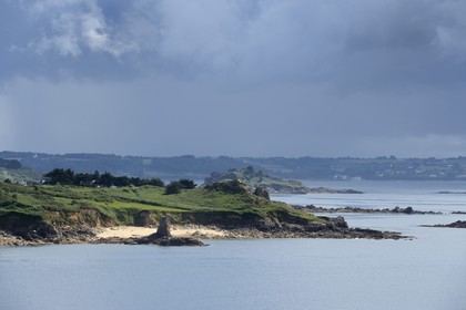 France, Finistere, Morlaix bay seen from the Pointe de Diben