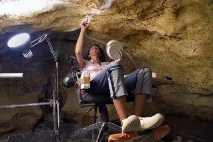 France, Dordogne, Montignac, Montignac-Lascaux Parietal Art international Centre (Lascaux 4) building site, the apse  of the reconstituted cave by the Atelier des Fac-Similés du Périgord (Perigord's Facsimile Workshop AFSP), realization of the adorned surfaces panels joints by the modeler sculptor Claire Moreau