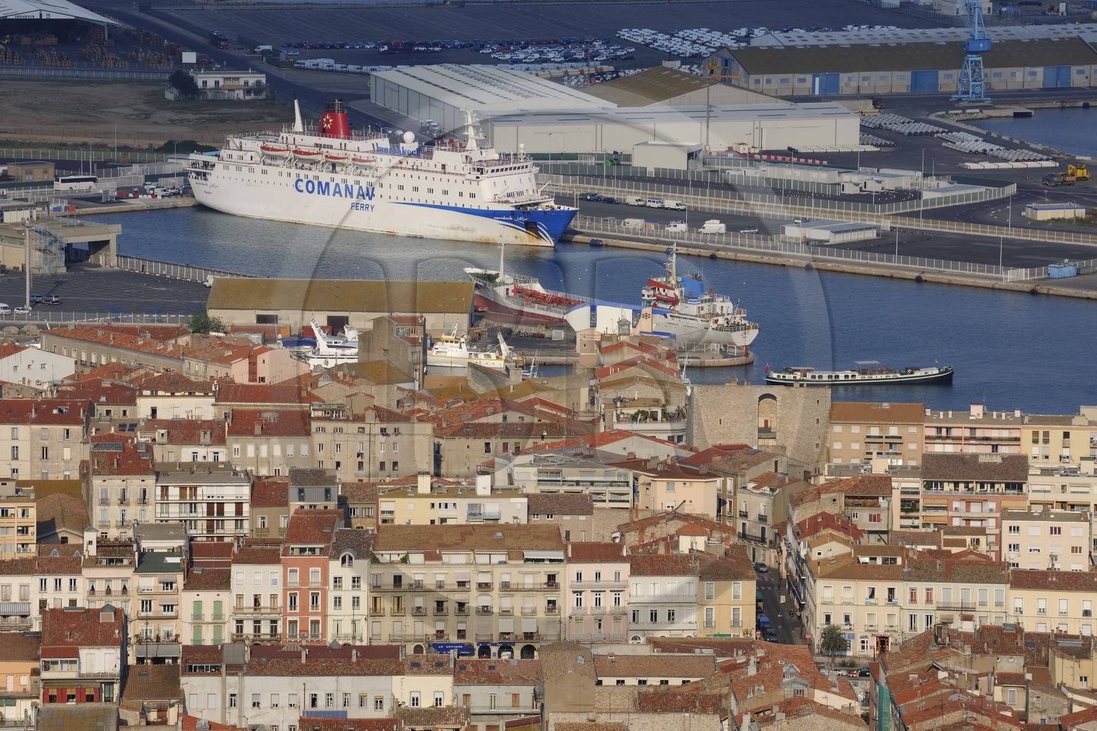 France, Hérault (34), Sète, point de vue de Notre Dame de la Salette, ferry dans le bassin Orsetti du port