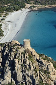 France, Corse-du-Sud (2A), le site naturel de Cala de Roccapina, la tour génoise de Roccapina (vue aérienne)