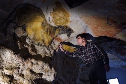France, Dordogne, Montignac, the Atelier des Fac-Similés du Périgord (Perigord's Facsimile Workshop AFSP) specialised in mineral reproduction of prehistoric painted walls using “stone veil” patented technique and in charge of the Lascaux cave’s walls faithfull reconstitution, artistic and production director Francis Ringenbach, compulsory mention Atelier des Fac-Similés du Perigord