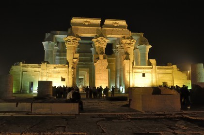 Egypte, Haute Egypte, vallée du Nil, temple de Kom Ombo dédié au dieu Sobek à tête de crocodile