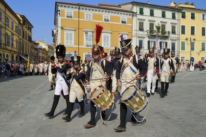 Italy, Liguria, Sarzana, Napoleon Festival, french soldiers of the Grande Armée of the 18th Heavy Infantry Regiment marching on the Piazza Matteotti