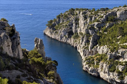 France, Bouches du Rhone, Marseille, National Park of the Calanques, Calanque En Vau (cove) and in the center the rock called the Finger of God (request for authorization necessary before publication)
