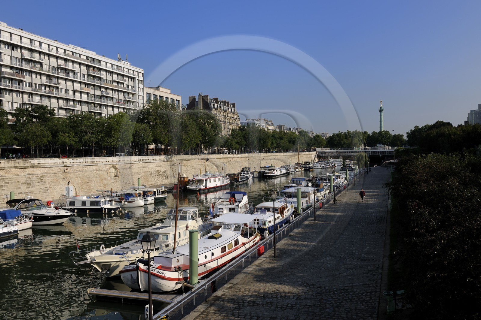 France, Paris (75), le port de plaisance de l'arsenal dans le quartier de la Bastille France, Paris (75), le port de plaisance de l'arsenal dans le quartier de la Bastille