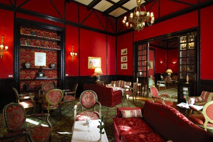 Egypte, Haute Egypte, vallée du Nil, Louxor, bar de l'hotel Old Winter Palace