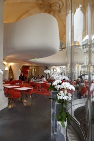France, Paris (75), l'Opéra Restaurant conçu par l'architecte Odile Decq au cœur même du Palais Garnier