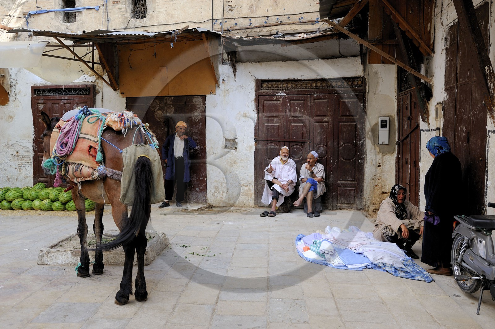 Maroc, Moyen Atlas, Fès, ville impériale, médina classée Patrimoine Mondial de l'UNESCO, Fès el Bali, place Sagha