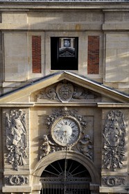 France, Yvelines (78), château de Versailles, classé Patrimoine Mondial de l'UNESCO, porte principale des Grands Communs