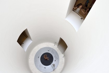 France, Dordogne (24), Périgord Noir, vallée de la Vézère, Les Eyzies-de-Tayac-Sireuil, site classé Patrimoine Mondial de l'UNESCO, Musée National de la Préhistoire, reconstitution et squelette de l’adolescent du Lac Turkana (Nariokotome Boy), ce fossile daté d'environ 1,8 millions d'années est rapporté soit à l’espèce Homo ergaster soit à l’espèce Homo erectus