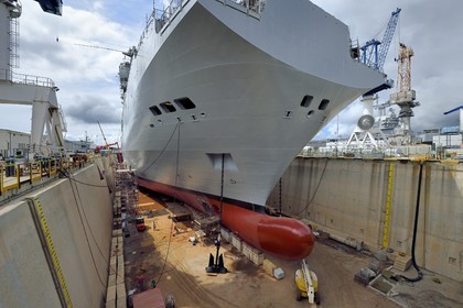 France, Var, Toulon, the naval base (Arsenal), Mistral (L9013) in dry dock, it is the lead ship of the amphibious assault ship, a type of helicopter carrier, of the French Navy