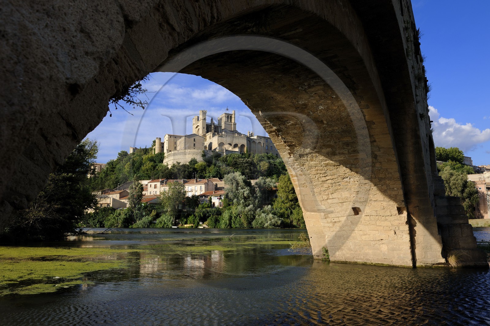 France, Herault, Beziers, Saint Nazaire cathedral and the Pont-Vieux on the Orb River