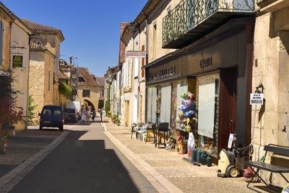 France, Dordogne (24), Périgord Pourpre, Beaumont-du-Périgord, Quincaillerie Bariat et Fils rue Foussal